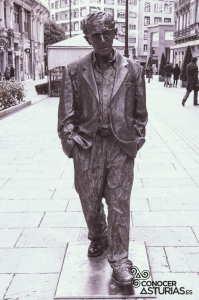 Estatua de Woody Allen2